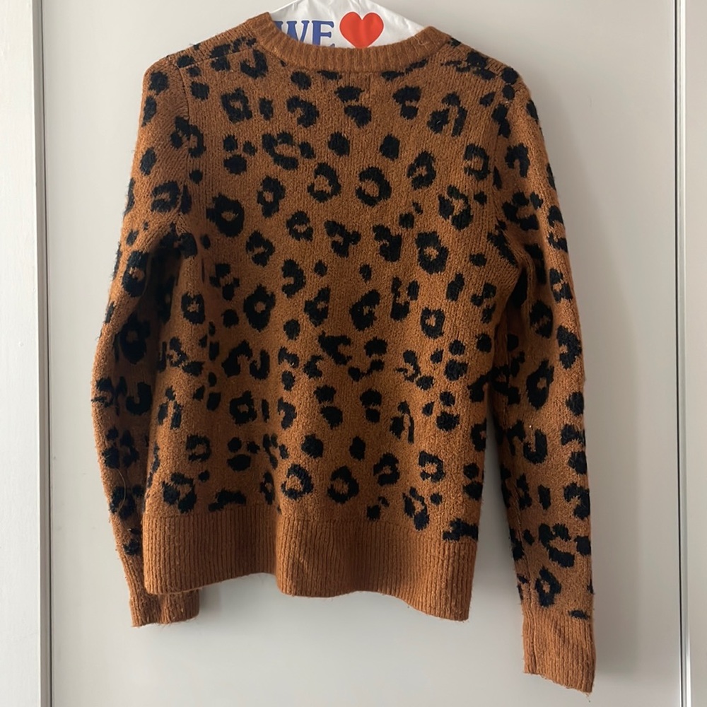 Leopard fuzzy Sweater!